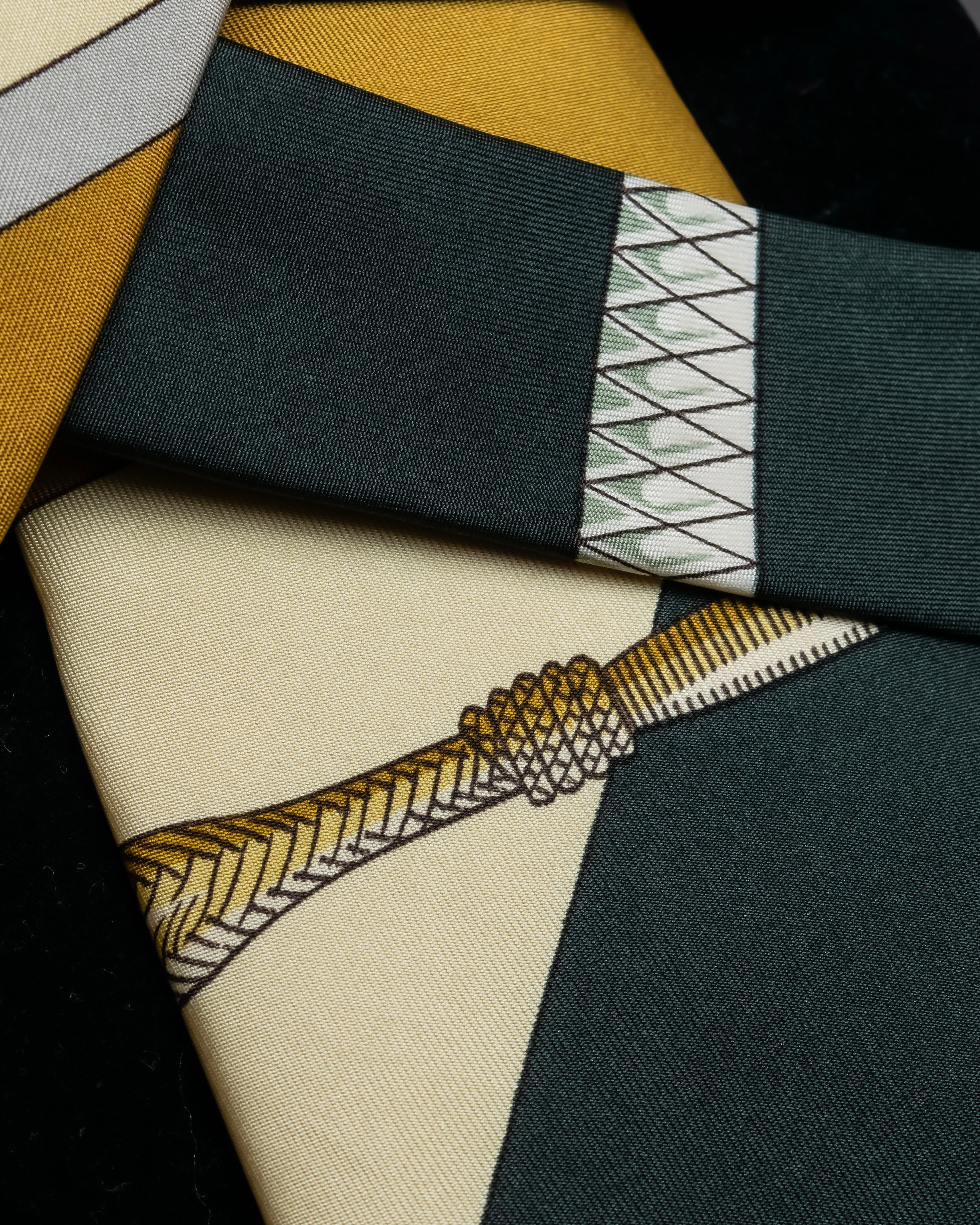 "HERMES" Horse harness motif silk neck tie