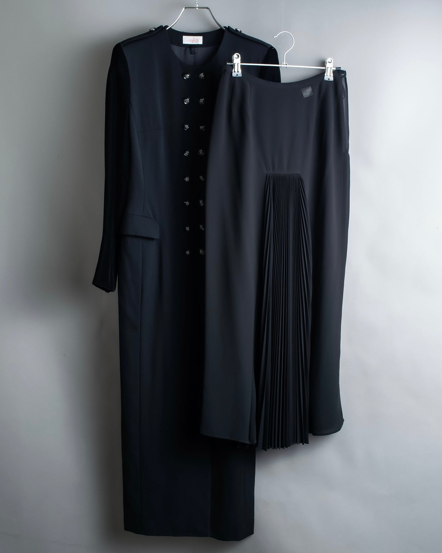 "LUIVALTA" Double breasted long dress and pleated skirt two piece