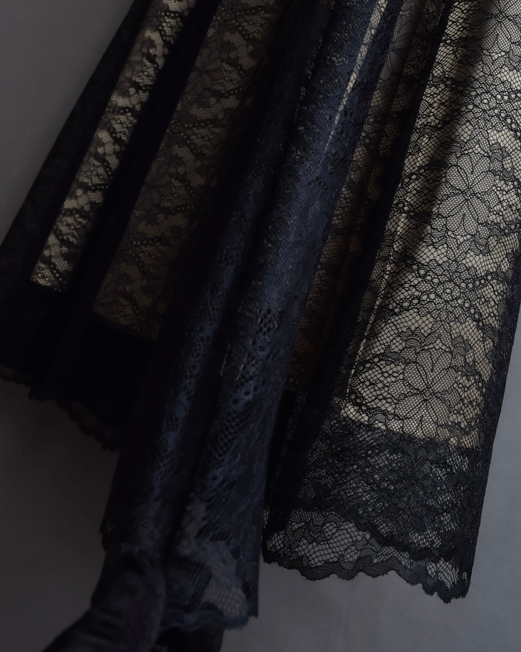 "LANVIN en Bleu" Flowers black lace layered skirt