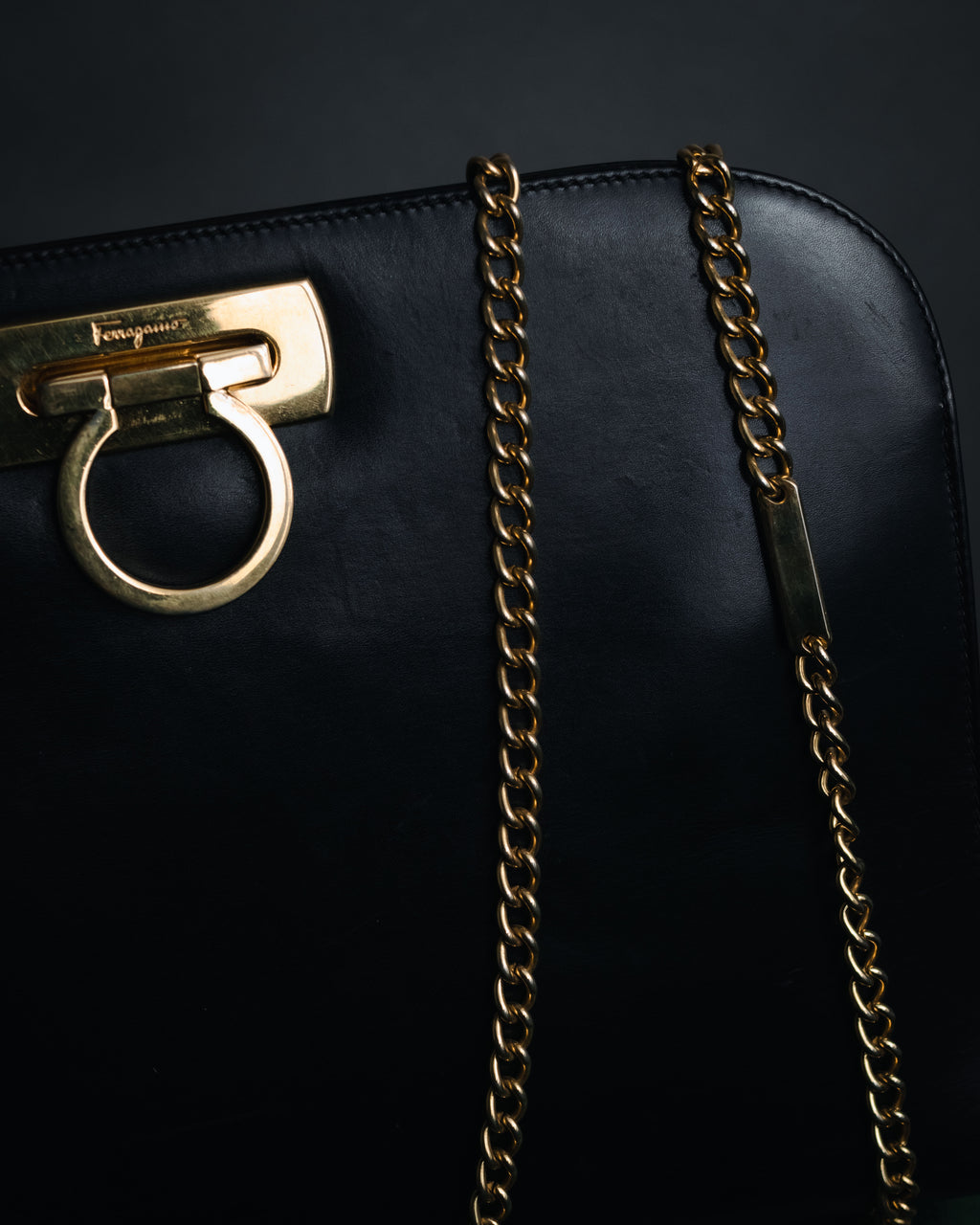 "Salvatore Ferragamo" 90’s Iconic gancini chain shoulder bag