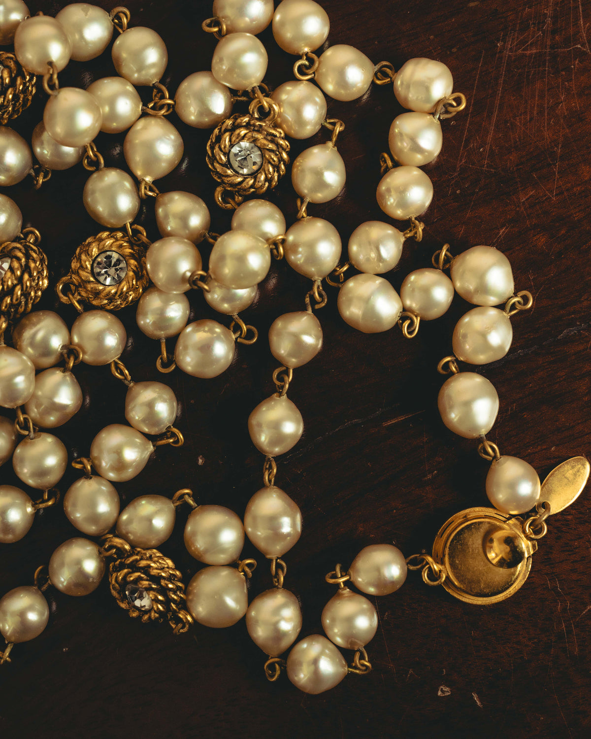 -SPECIAL- "CHANEL" 90's Pearl and crystal embellished long necklace