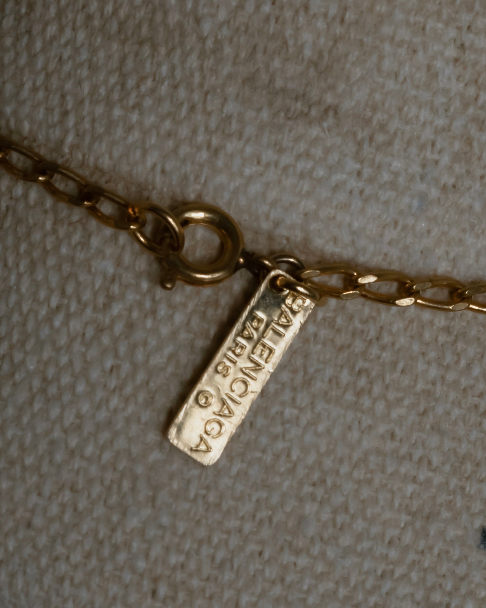 "BALENCIAGA" Red cabochon symmetrical design necklace