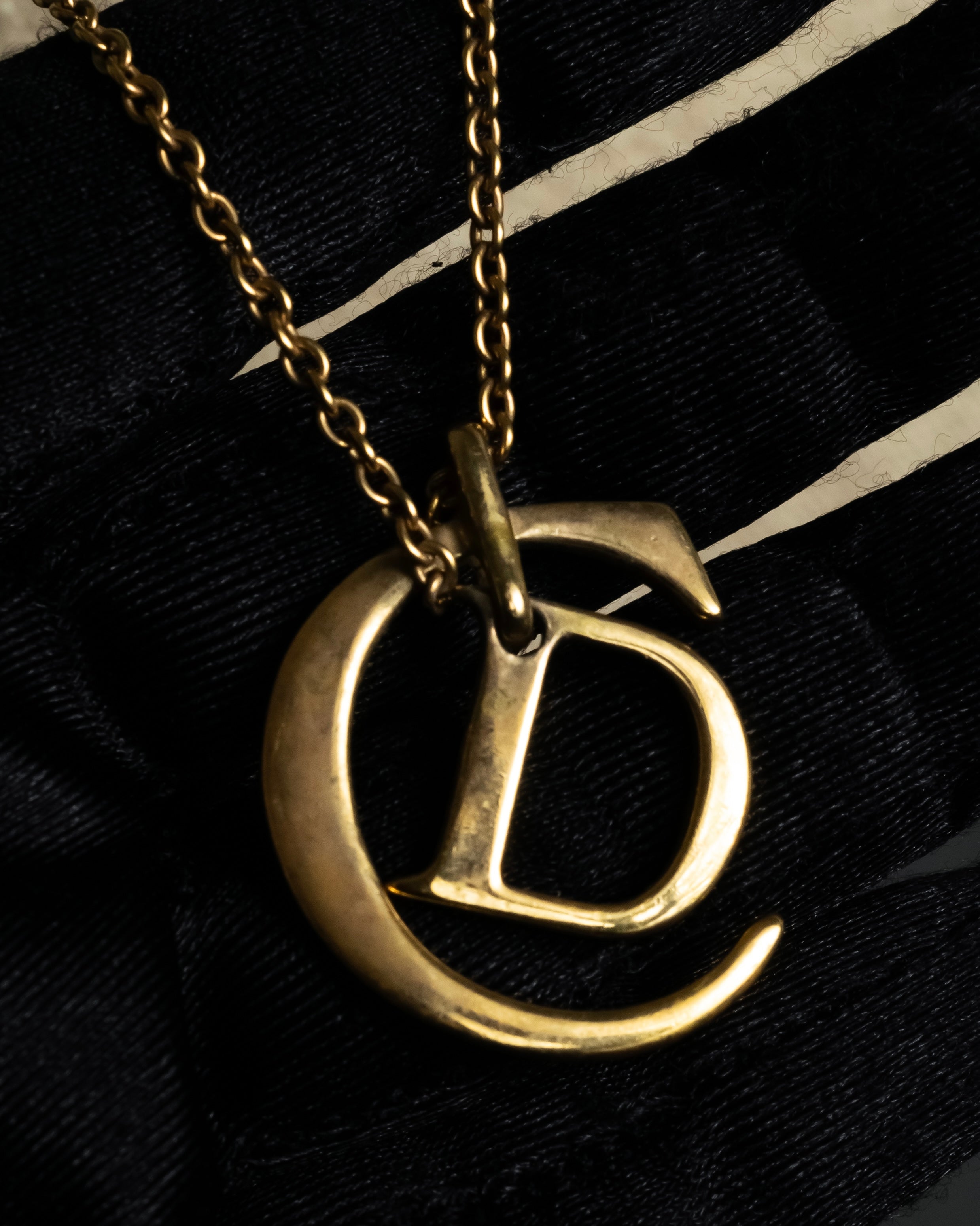 "Dior" CD logo iconic top design necklace