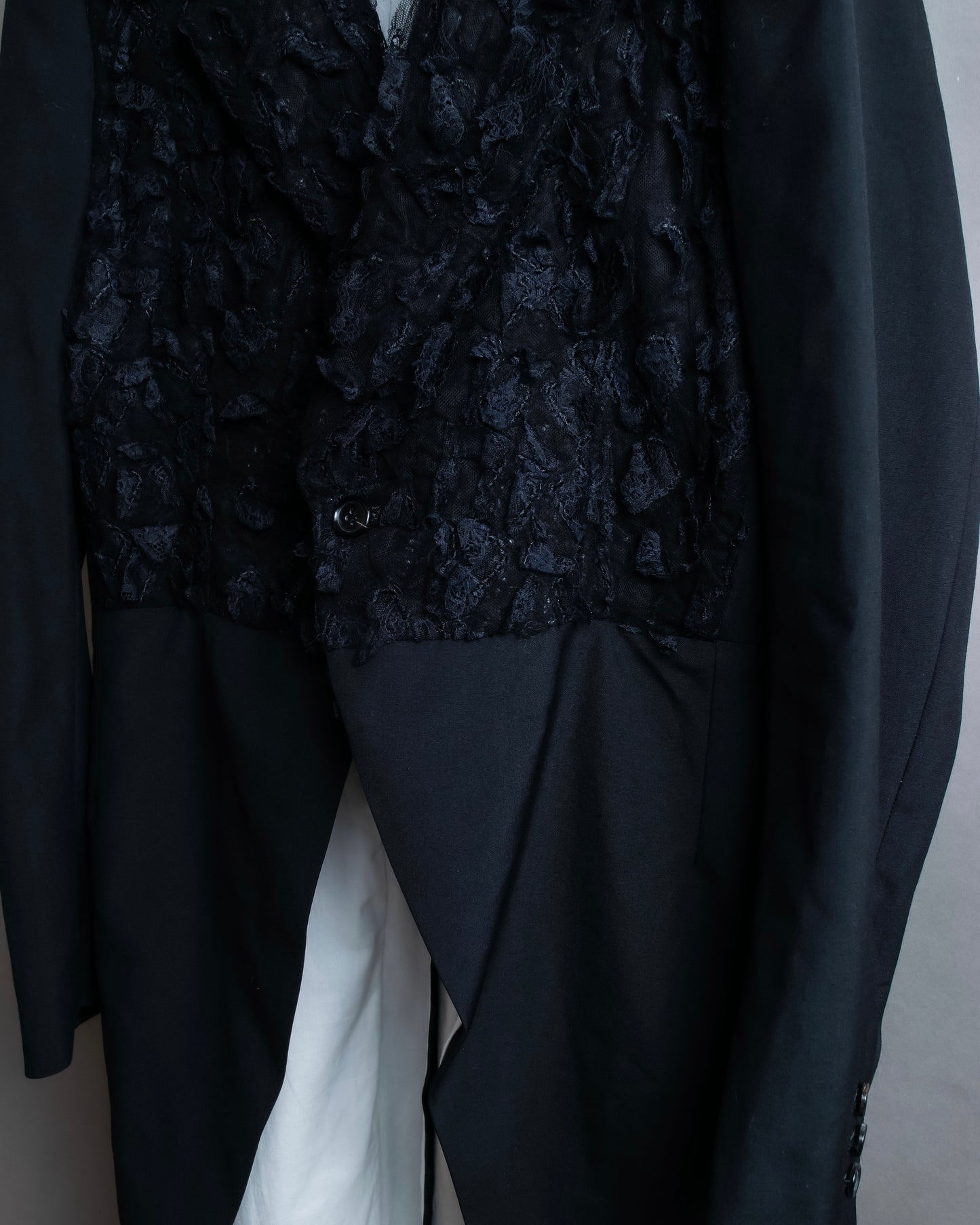 "COMME des GARCONS" 23SS Tiered lace detail evening tailcoat