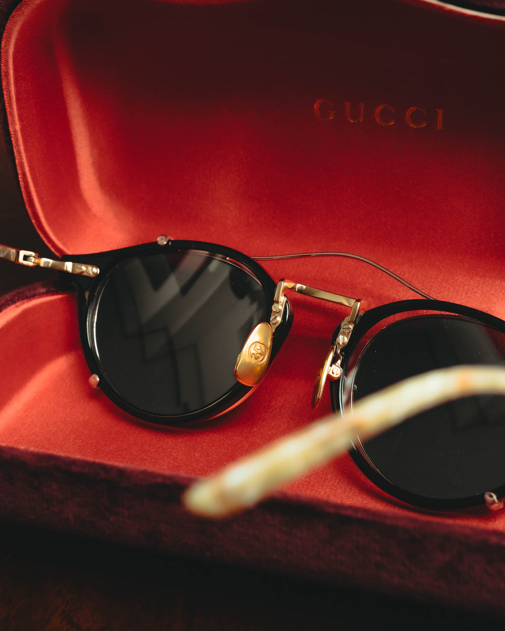 “GUCCI” 10’s-20’s Ornate double-bridge round sunglasses