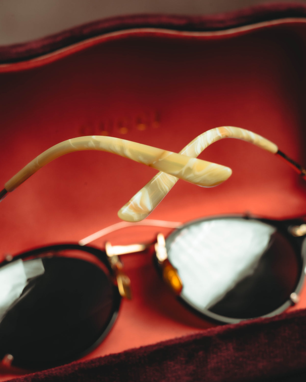 “GUCCI” 10’s-20’s Ornate double-bridge round sunglasses