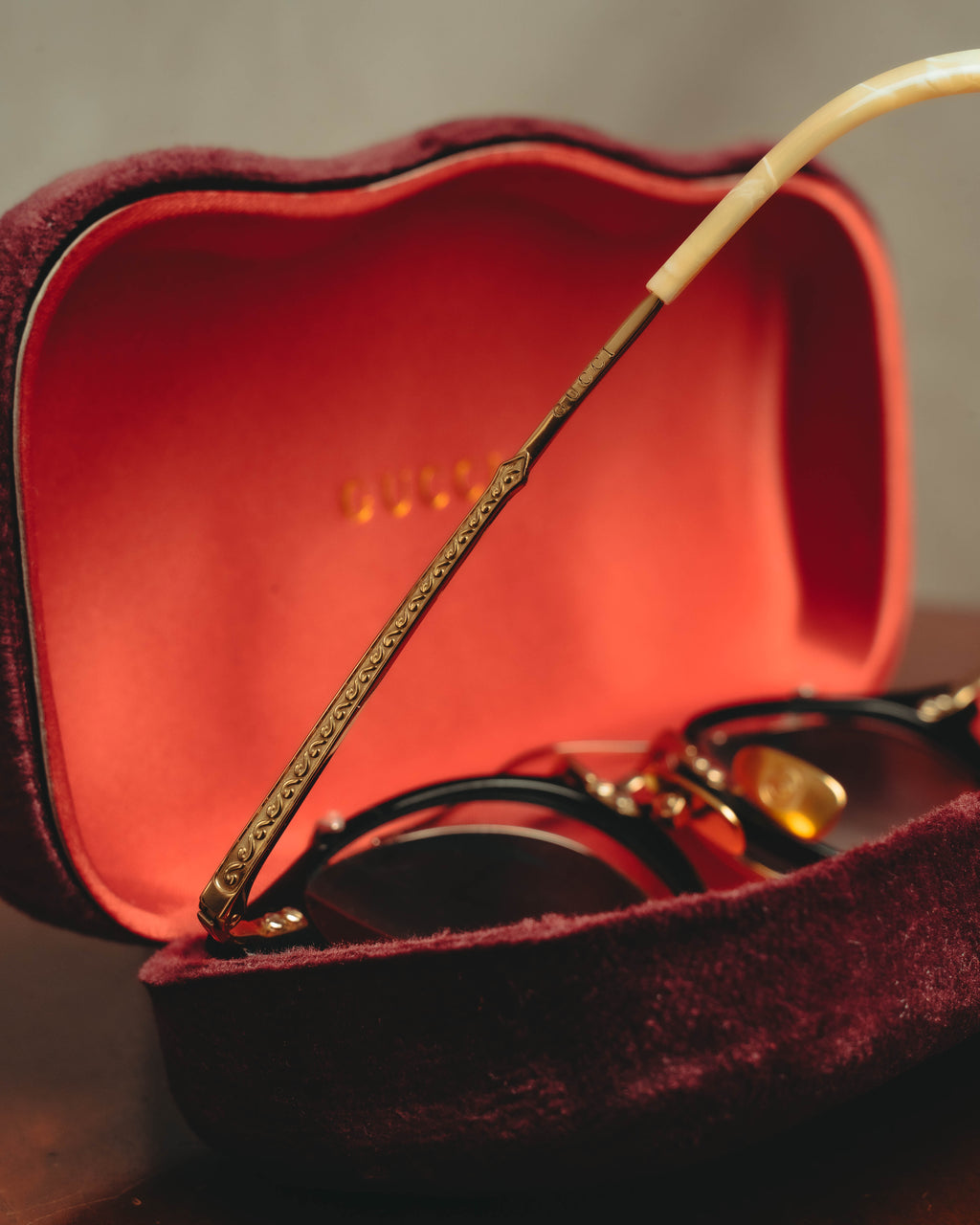 “GUCCI” 10’s-20’s Ornate double-bridge round sunglasses