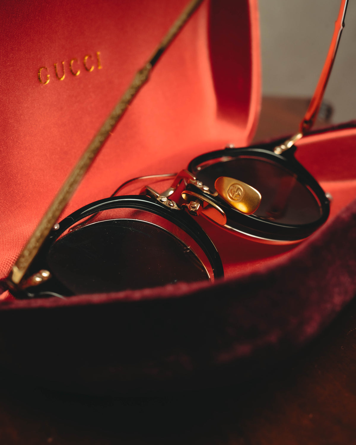 “GUCCI” 10’s-20’s Ornate double-bridge round sunglasses