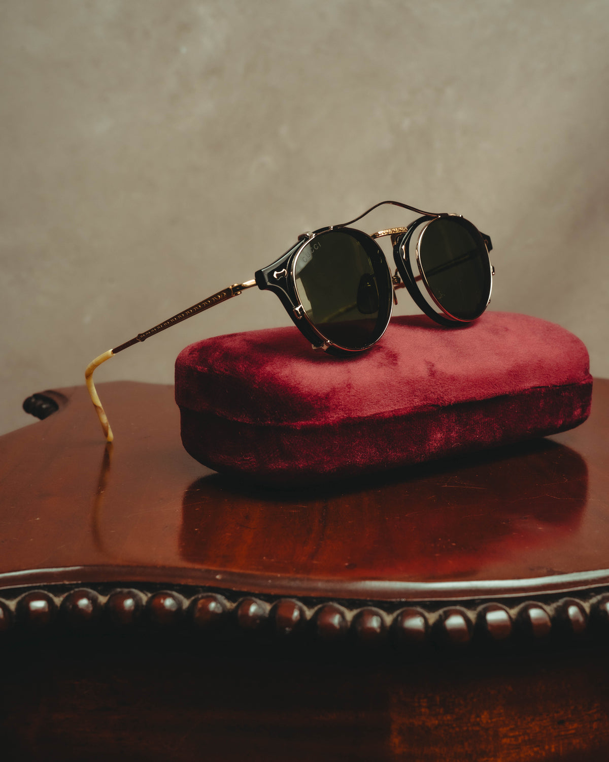 “GUCCI” 10’s-20’s Ornate double-bridge round sunglasses