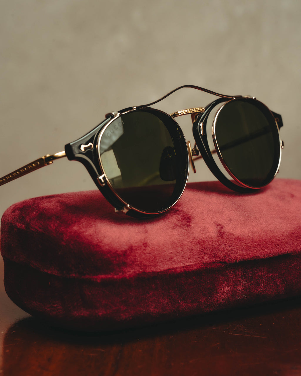 “GUCCI” 10’s-20’s Ornate double-bridge round sunglasses