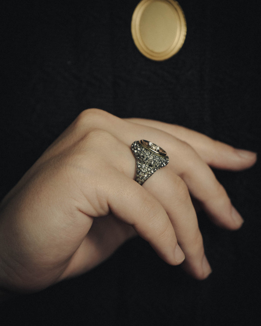 –SPECIAL– "CHANEL" 2021SS  Sparkling rhinestone cc ring