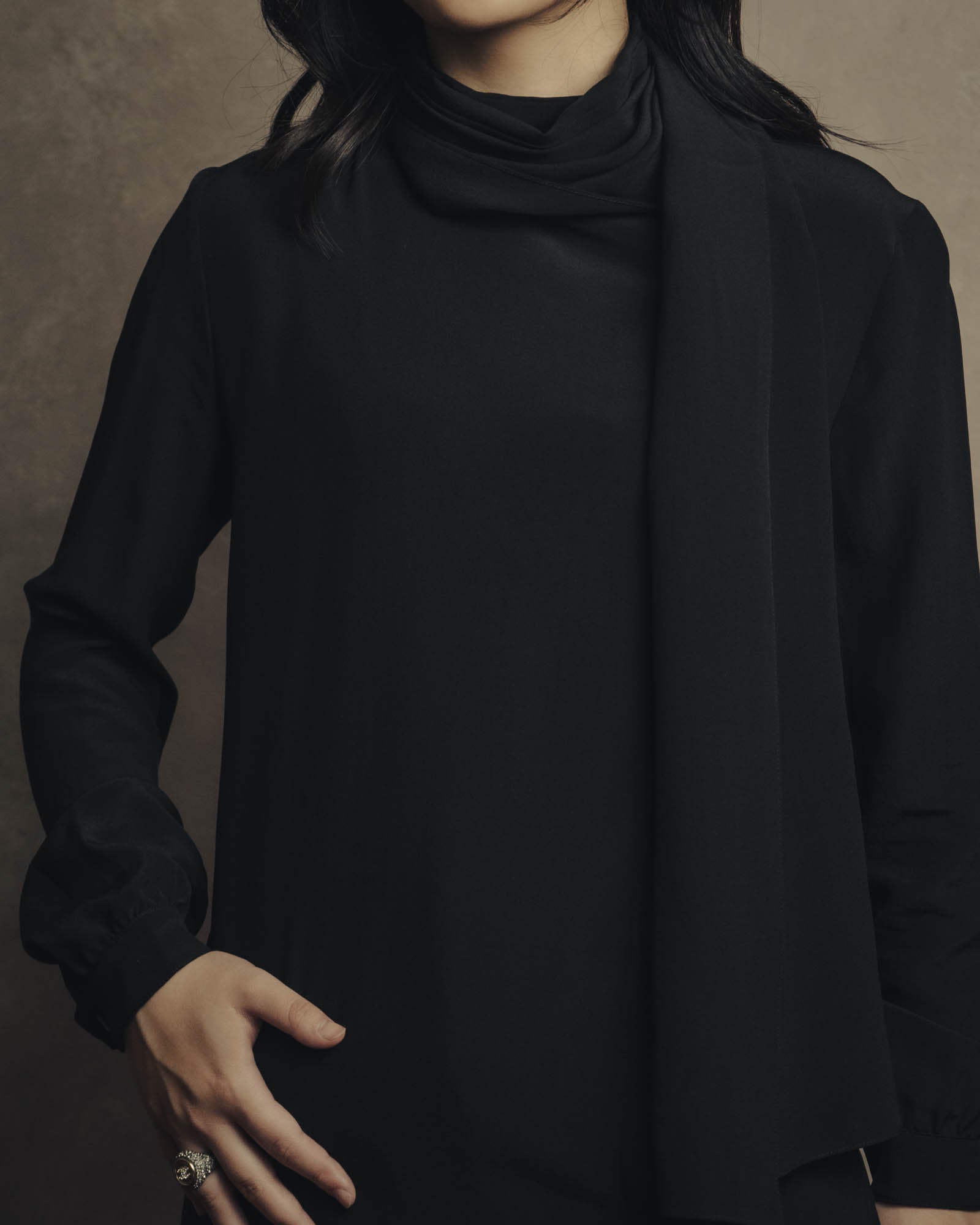 -SPECIAL- "SAINT LAURENT PARIS" 10's Fluid silk scarf-neck blouse