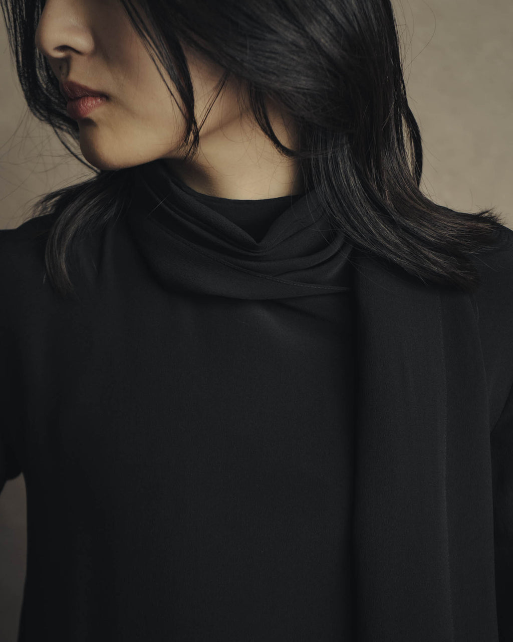 -SPECIAL- "SAINT LAURENT PARIS" 10's Fluid silk scarf-neck blouse