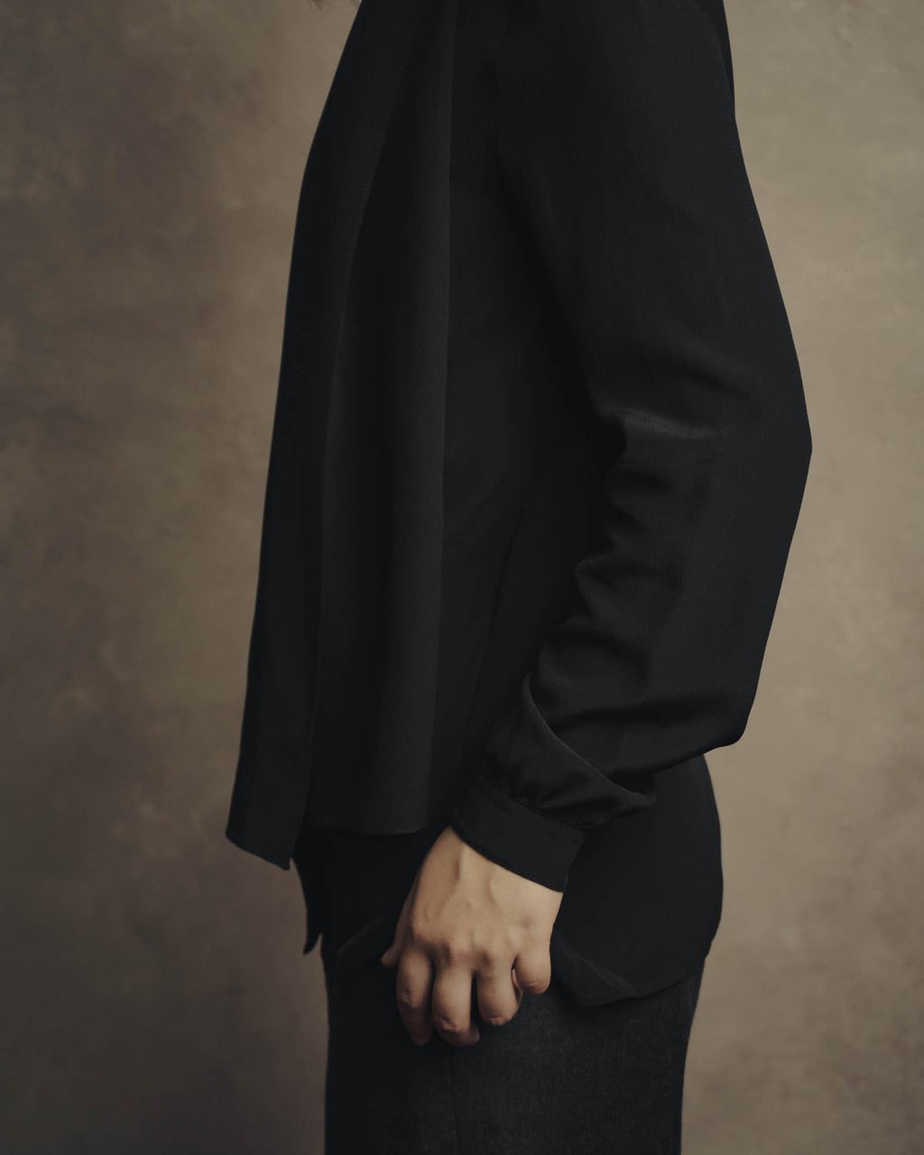 -SPECIAL- "SAINT LAURENT PARIS" 10's Fluid silk scarf-neck blouse