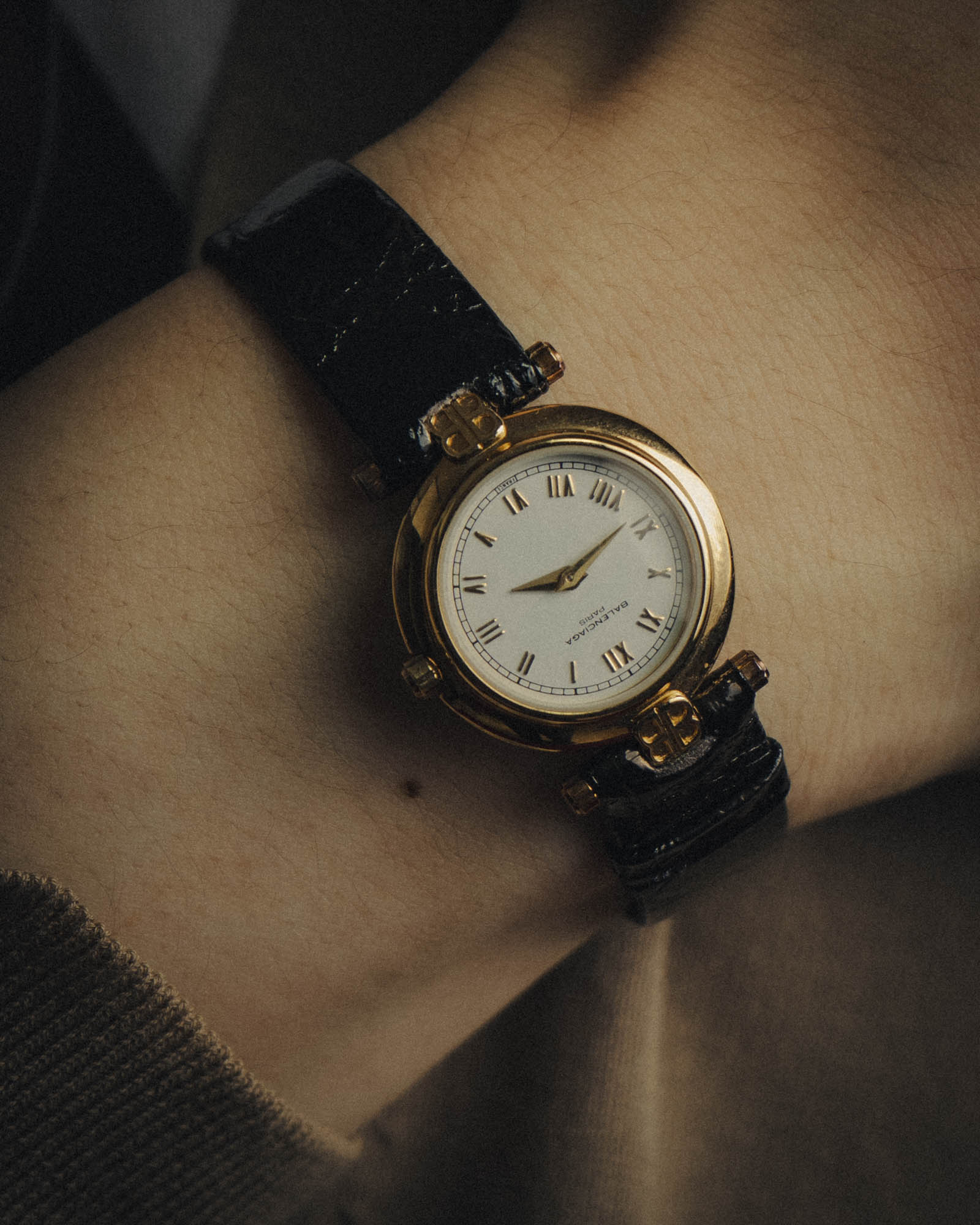 -SPECIAL- "BALENCIAGA" 80's-90's Classic round wristwatch