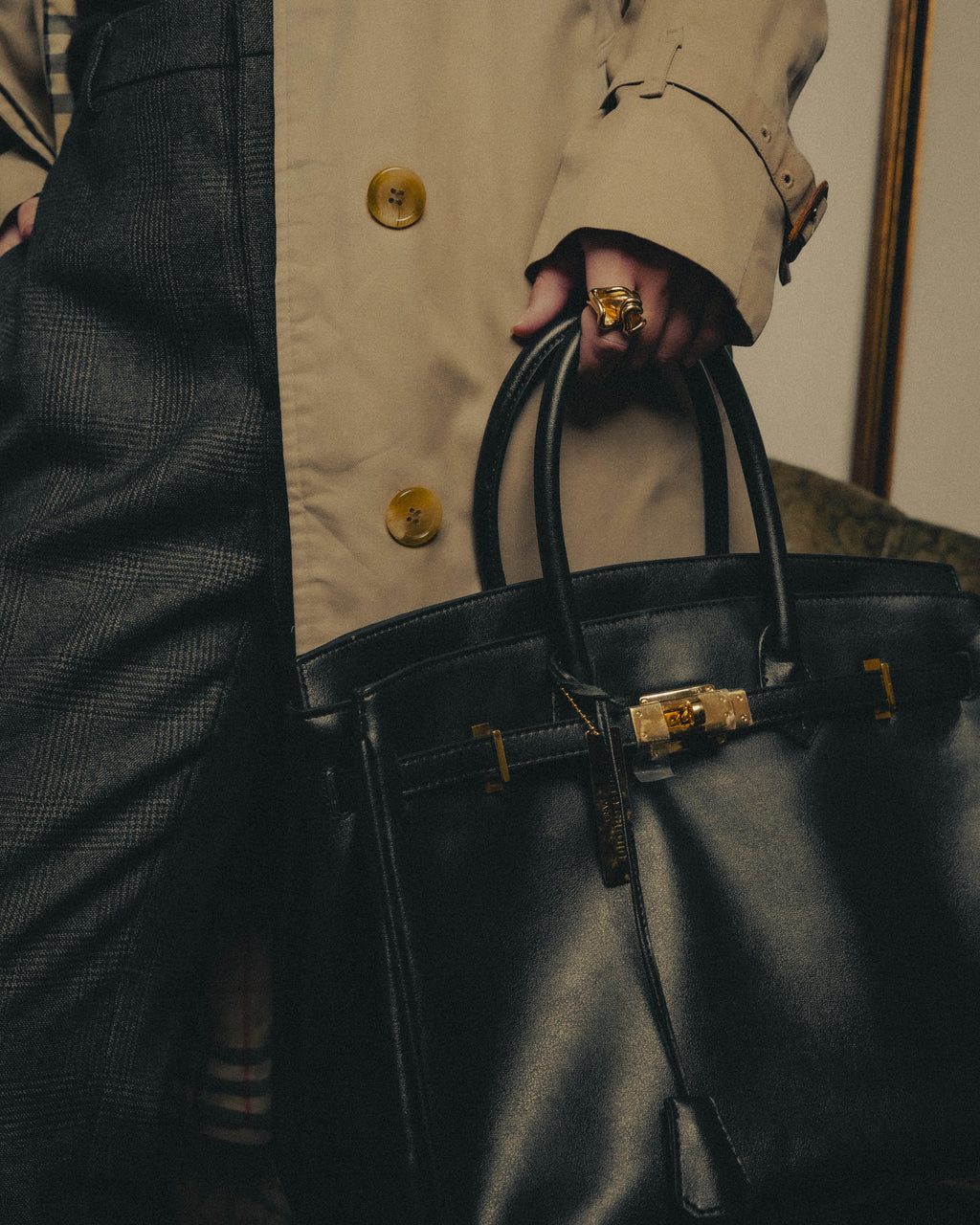 -SPECIAL- “Pierre Cardin” 90’s-00’s Belted flap leather top handle bag