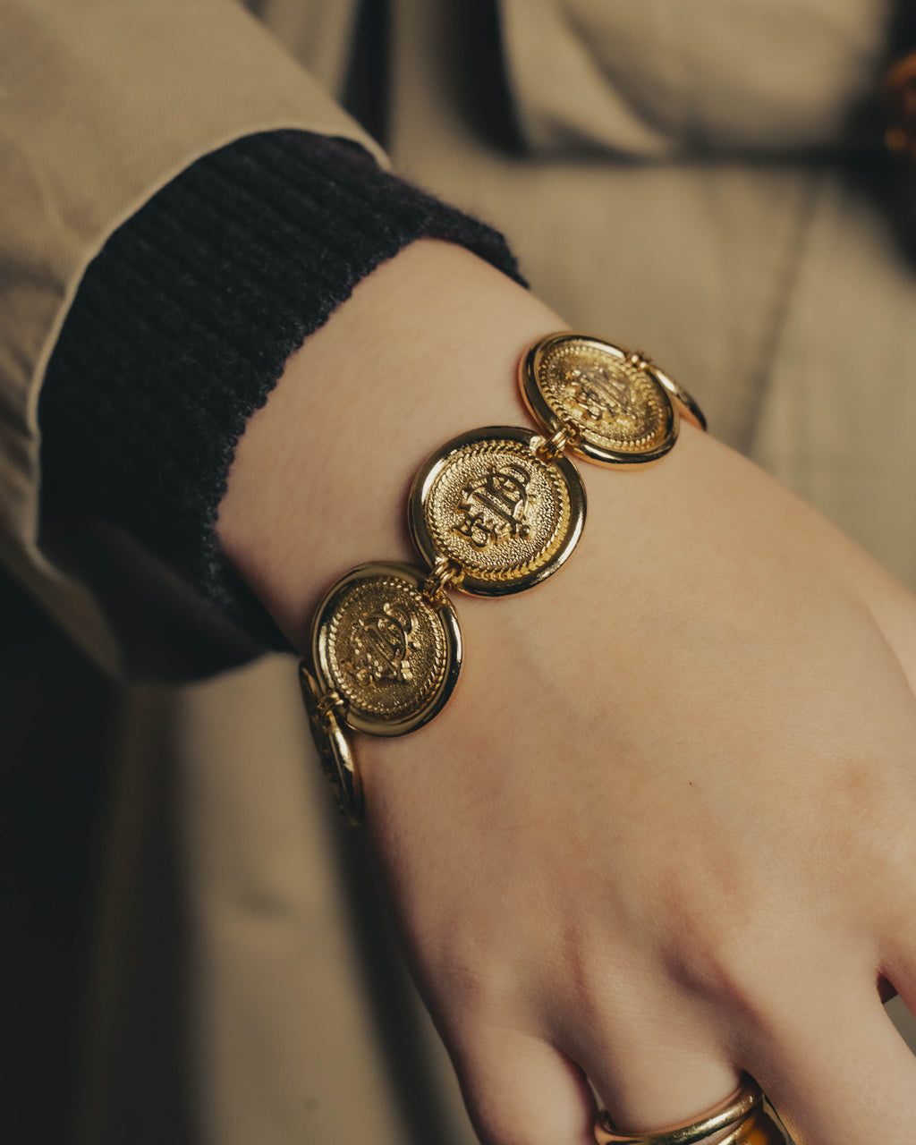 -SPECIAL- “Christian Dior” 80’s Interlocked monogram gold medallion bracelet