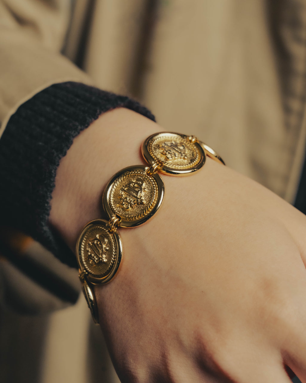 -SPECIAL- “Christian Dior” 80’s Interlocked monogram gold medallion bracelet
