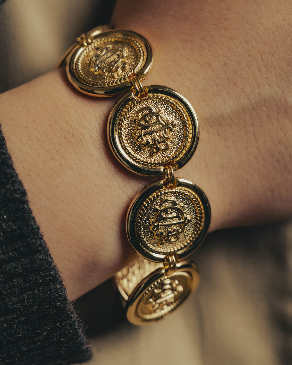 -SPECIAL- “Christian Dior” 80’s Interlocked monogram gold medallion bracelet