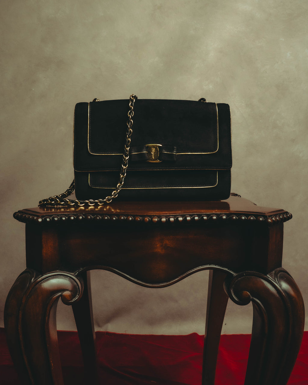-SPECIAL- "Salvatore Ferragamo" 10's Elegant suede chain shoulder bag