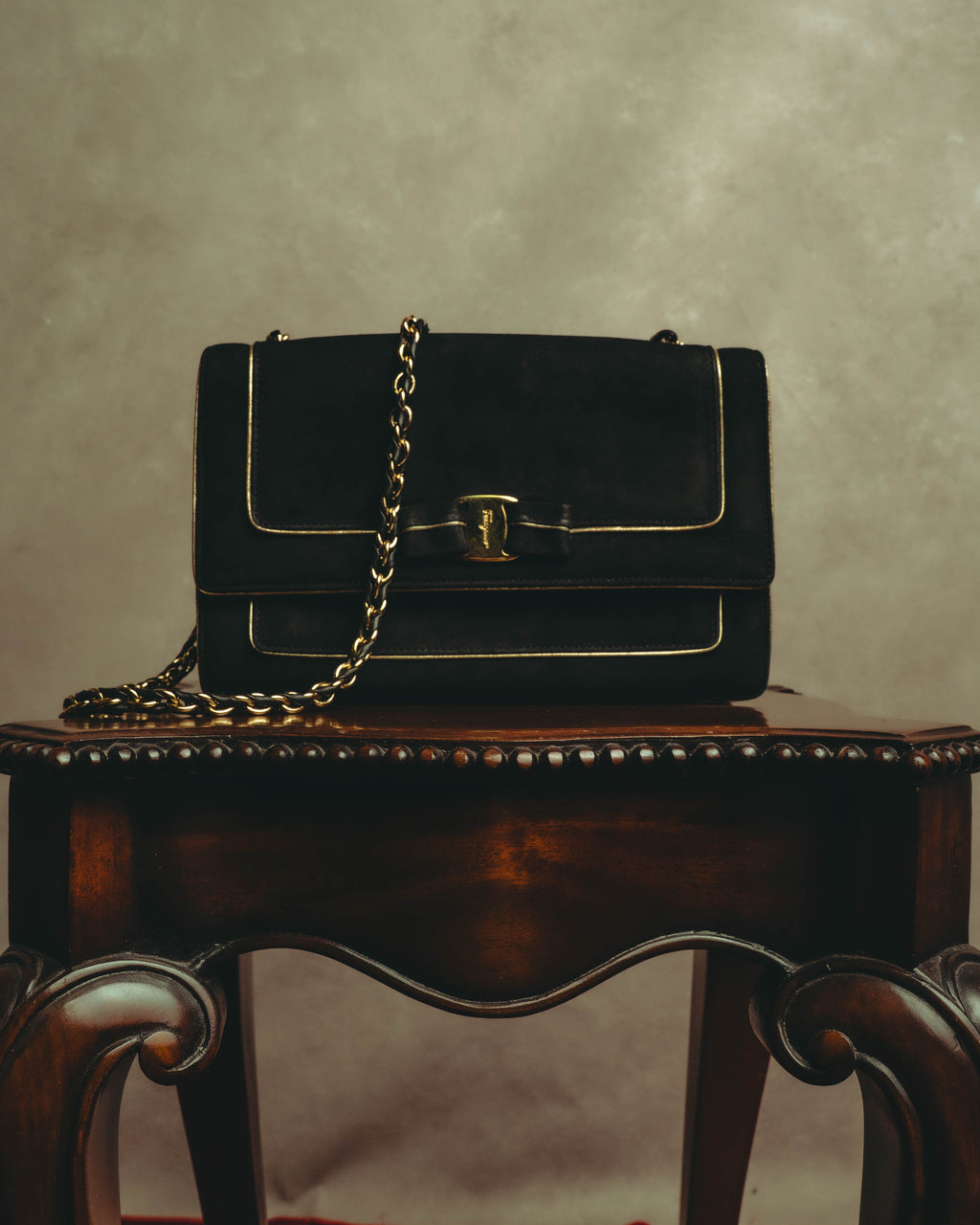 -SPECIAL- "Salvatore Ferragamo" 10's Elegant suede chain shoulder bag