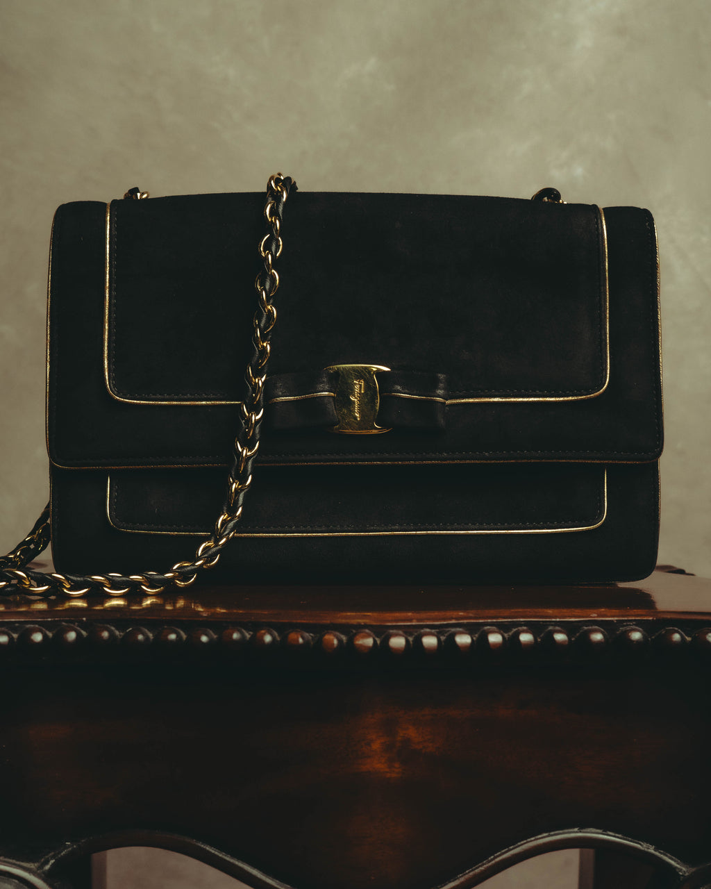-SPECIAL- "Salvatore Ferragamo" 10's Elegant suede chain shoulder bag