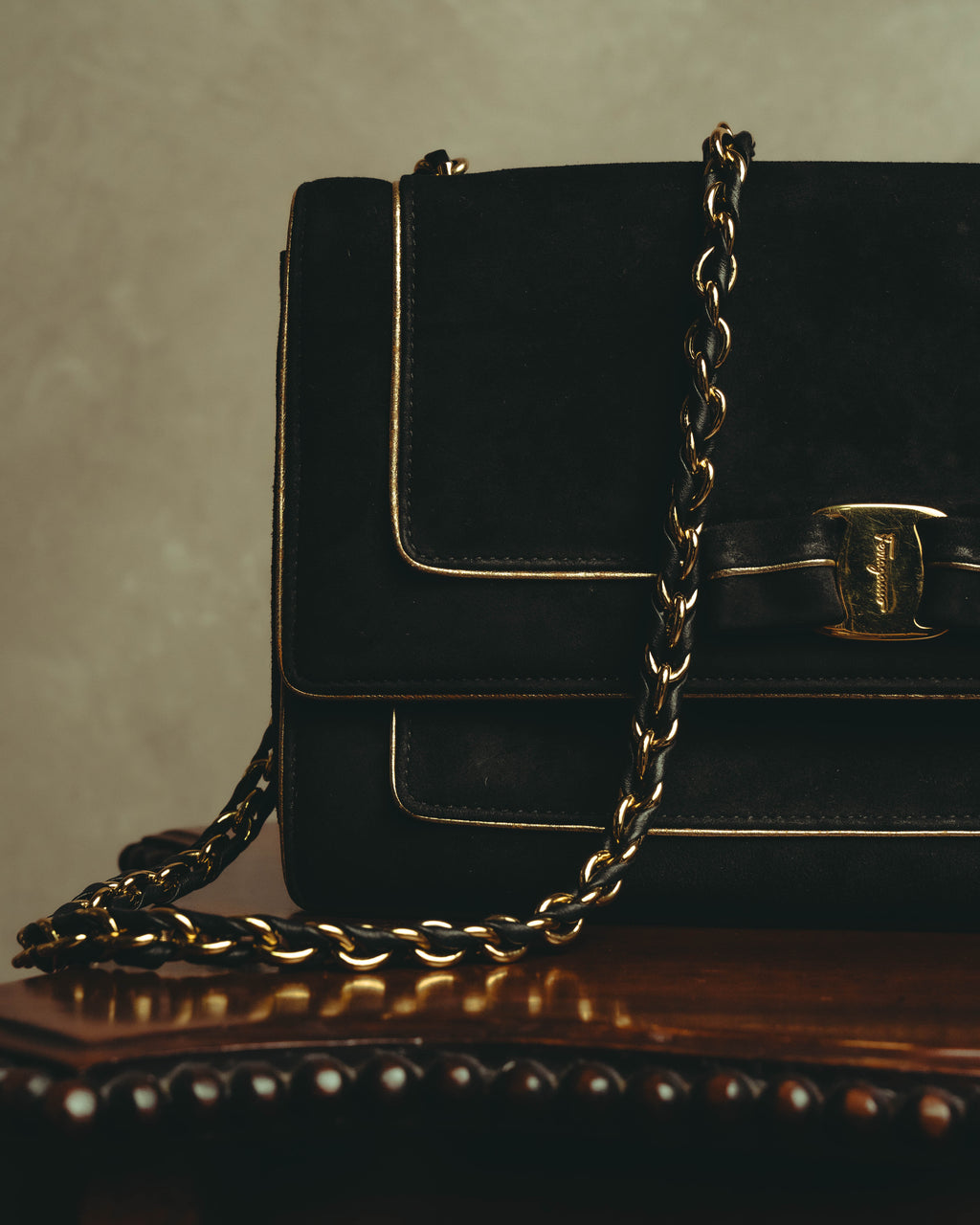 -SPECIAL- "Salvatore Ferragamo" 10's Elegant suede chain shoulder bag