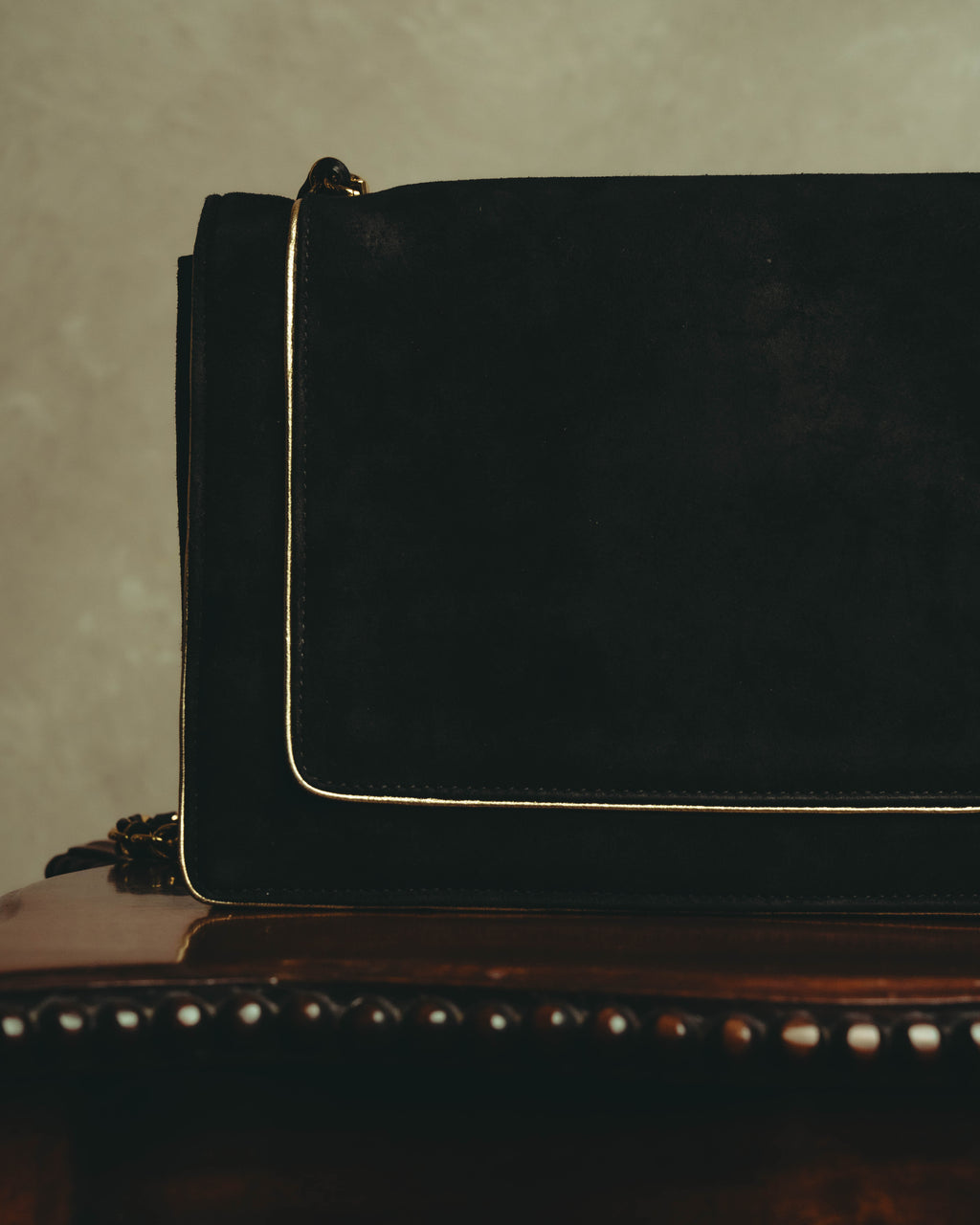 -SPECIAL- "Salvatore Ferragamo" 10's Elegant suede chain shoulder bag
