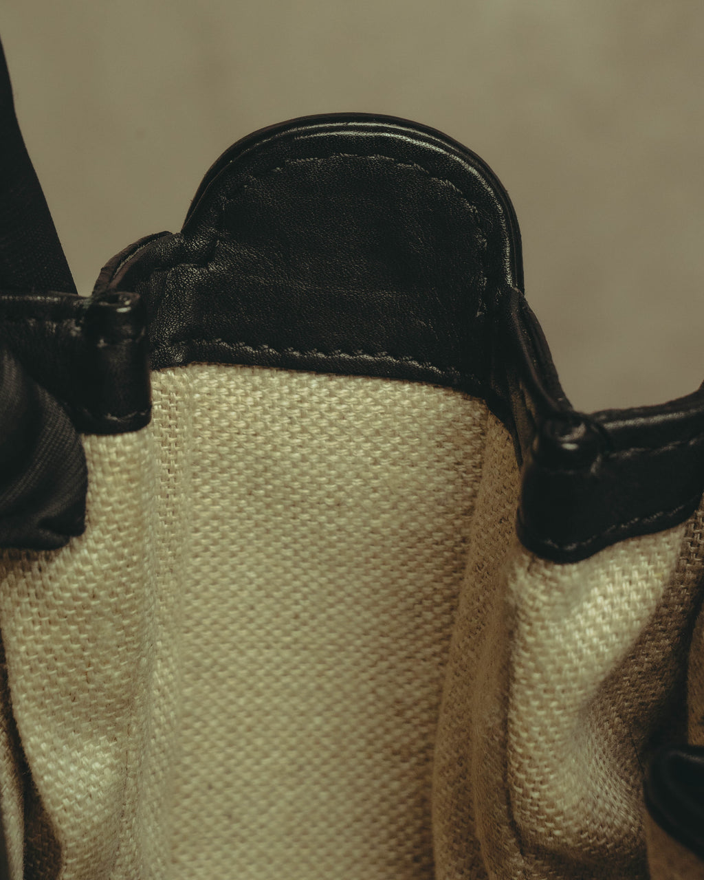 -SPECIAL- "Salvatore Ferragamo" 10's Elegant suede chain shoulder bag