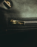 -SPECIAL- "Salvatore Ferragamo" 10's Elegant suede chain shoulder bag