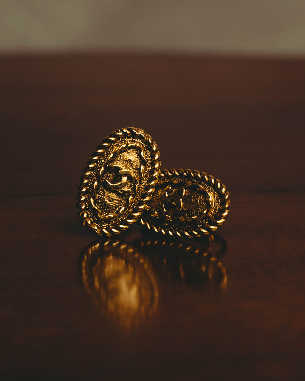 -SPECIAL- "CHANEL" 70's-80's Sculptural oval clip-on earrings