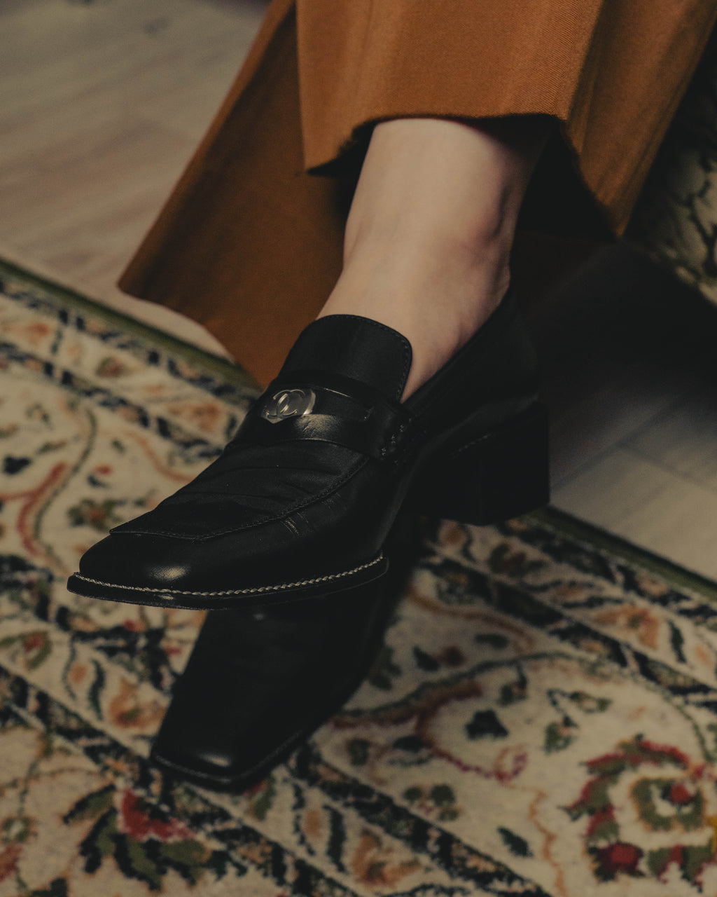 -SPECIAL- “CHANEL” 90’s-00’s Square toe CC logo leather heeled loafers
