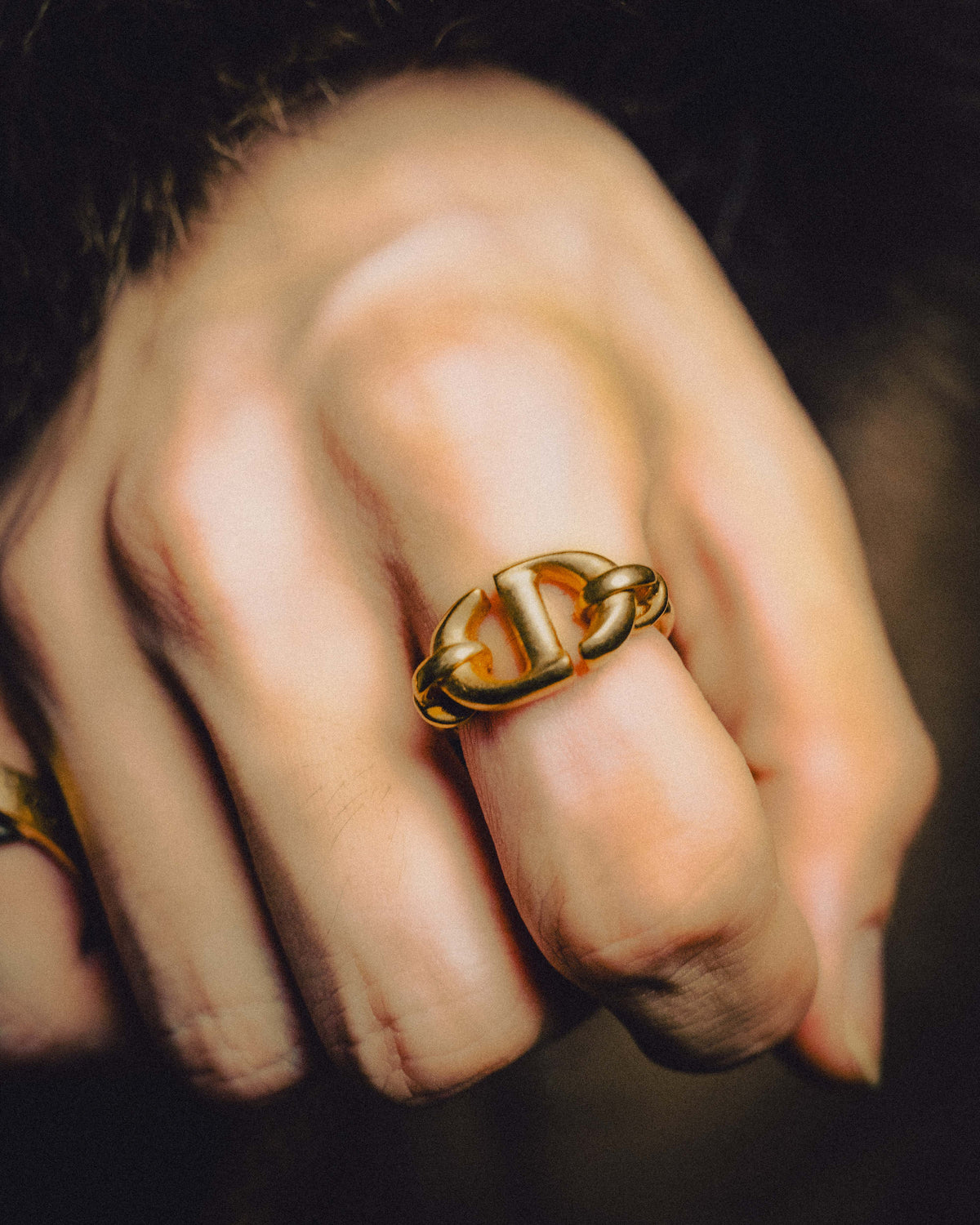 -SPECIAL- “DIOR” 20’s Cd navy sculptural gold tone link ring