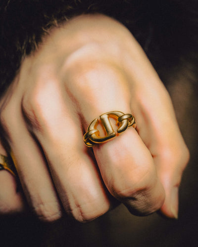 -SPECIAL- “DIOR” 20’s Cd navy sculptural gold tone link ring