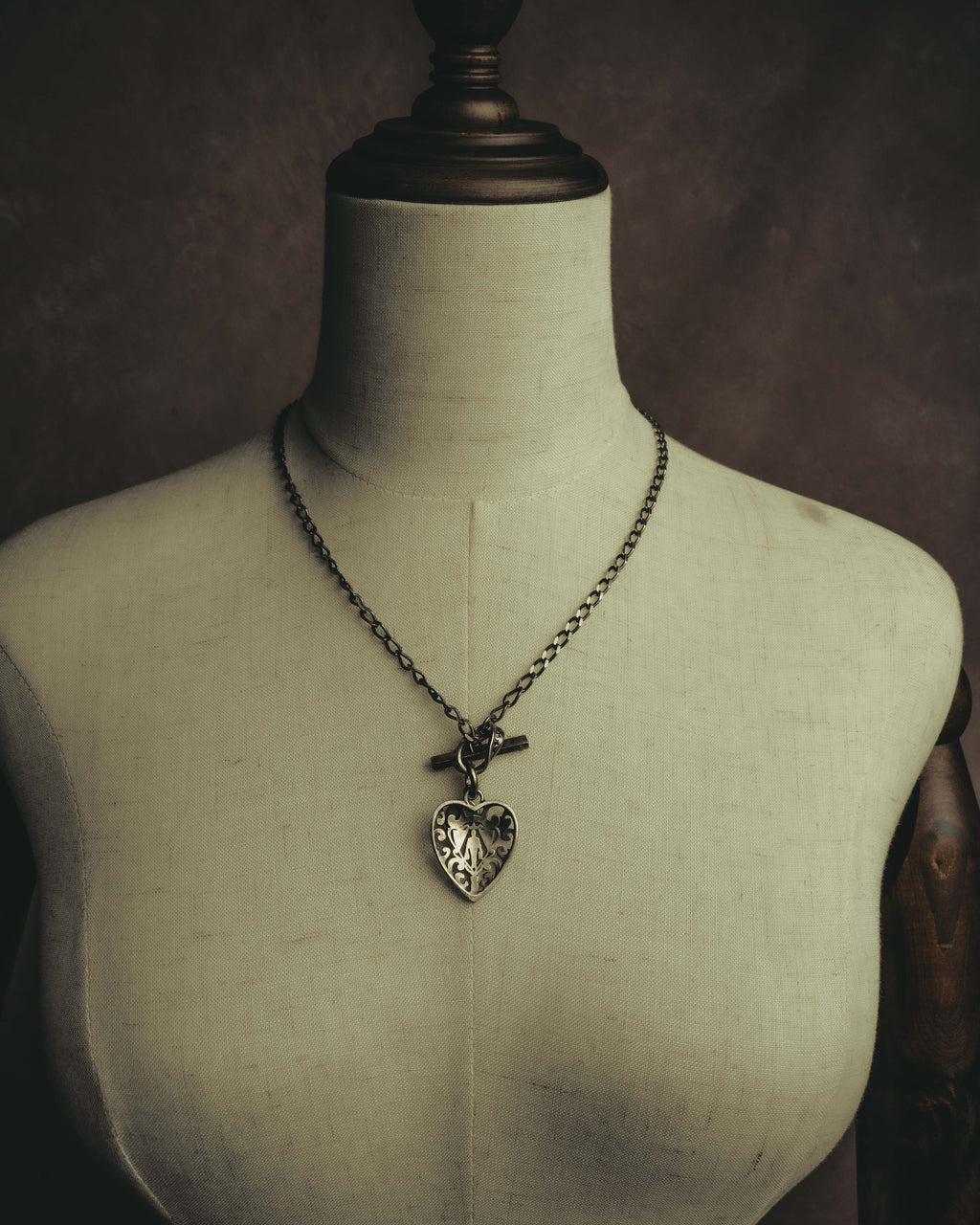 “GUCCI” 2008-2009 Hysteria crest heart sterling silver necklace