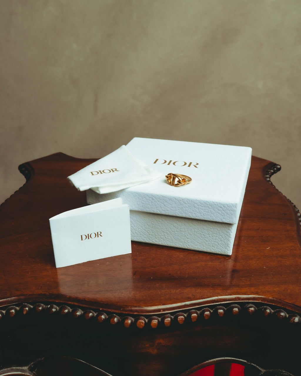 -SPECIAL- “DIOR” 20’s Cd navy sculptural gold tone link ring