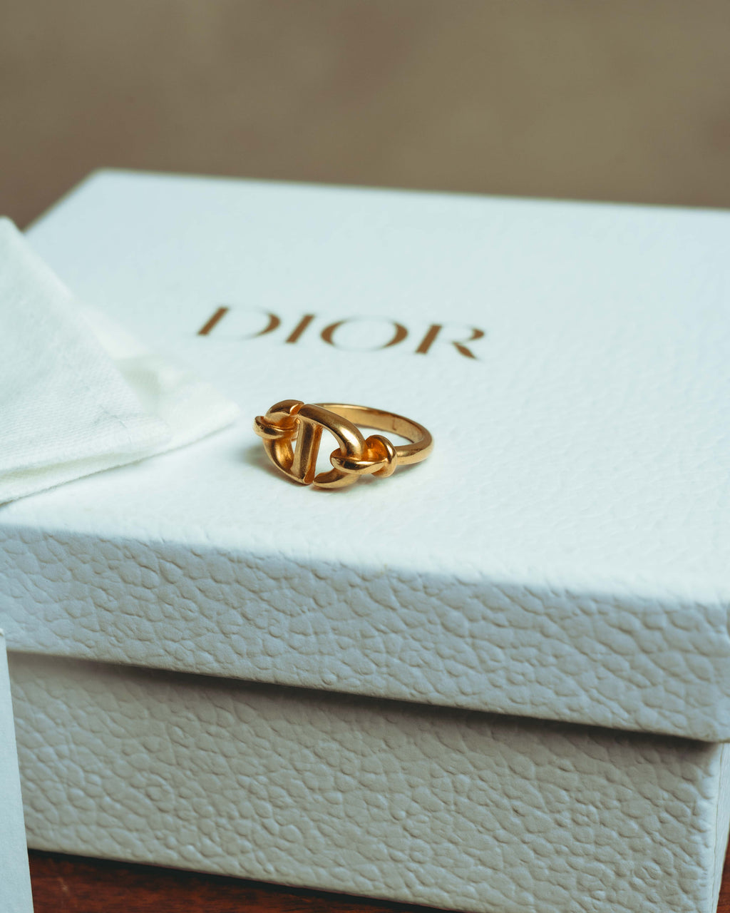 -SPECIAL- “DIOR” 20’s Cd navy sculptural gold tone link ring