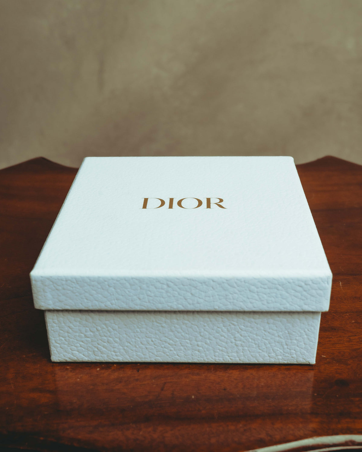 -SPECIAL- “DIOR” 20’s Cd navy sculptural gold tone link ring