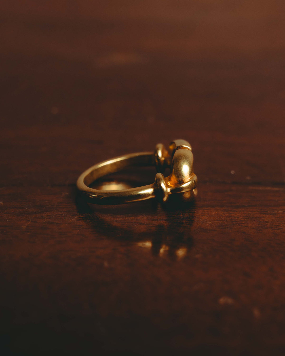 -SPECIAL- “DIOR” 20’s Cd navy sculptural gold tone link ring