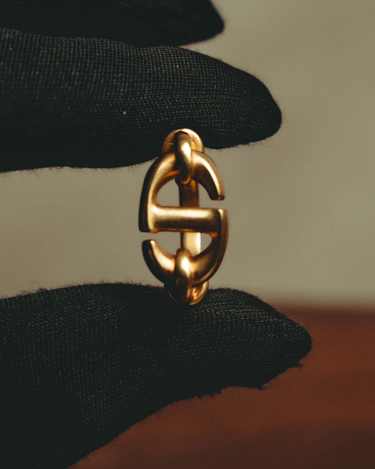 -SPECIAL- “DIOR” 20’s Cd navy sculptural gold tone link ring