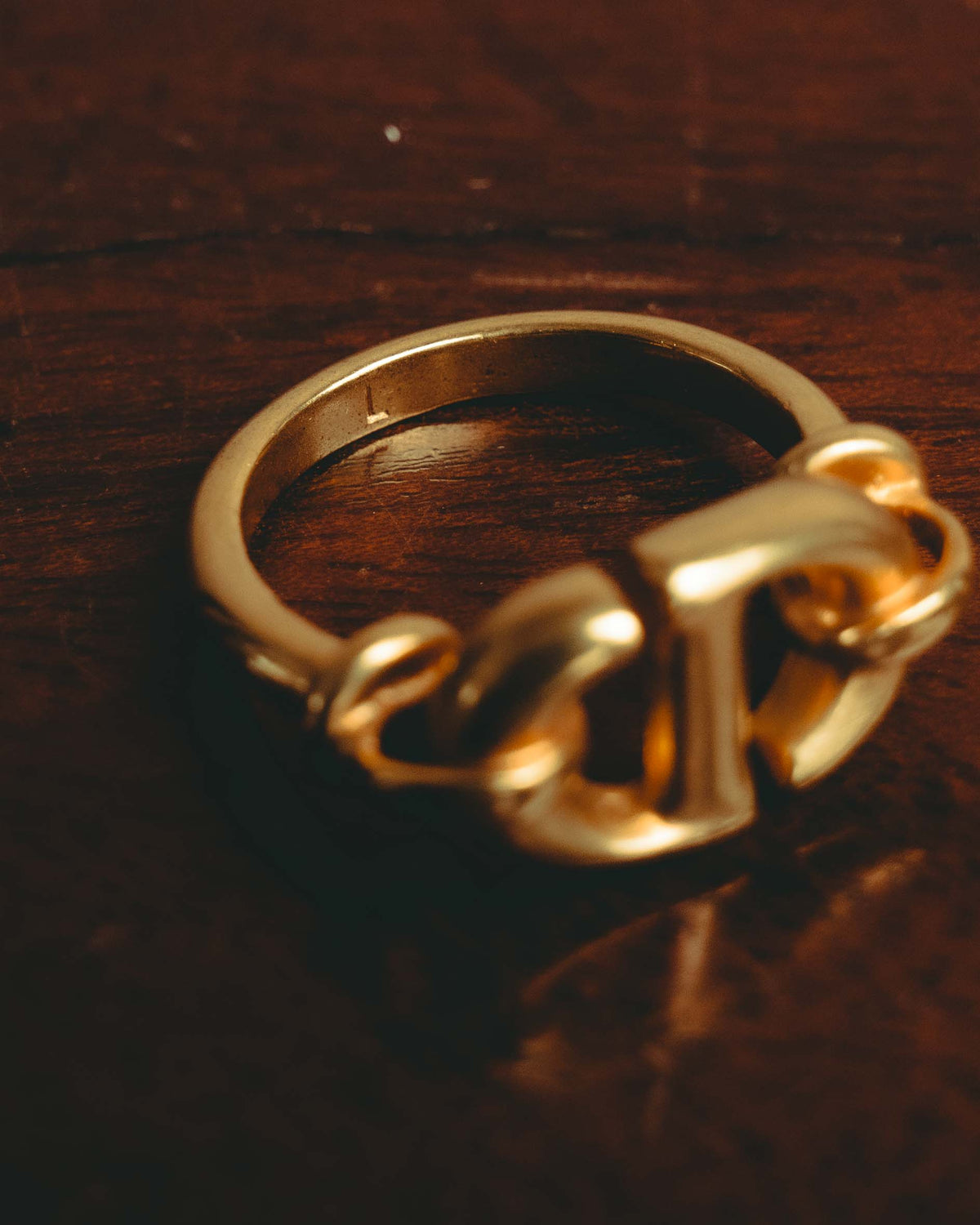 -SPECIAL- “DIOR” 20’s Cd navy sculptural gold tone link ring