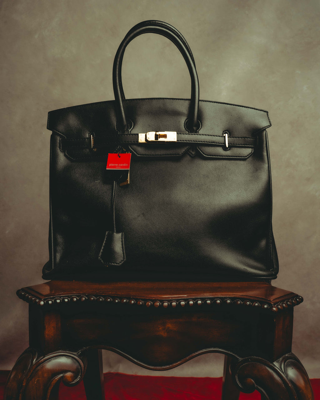 -SPECIAL- “Pierre Cardin” 90’s-00’s Belted flap leather top handle bag
