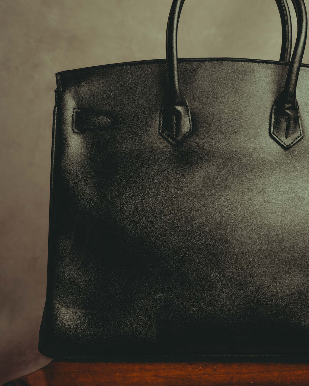 -SPECIAL- “Pierre Cardin” 90’s-00’s Belted flap leather top handle bag
