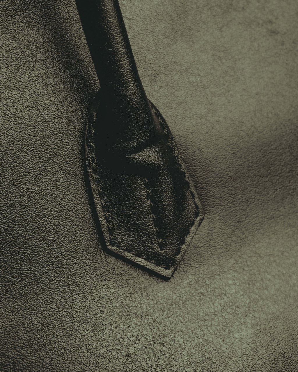 -SPECIAL- “Pierre Cardin” 90’s-00’s Belted flap leather top handle bag