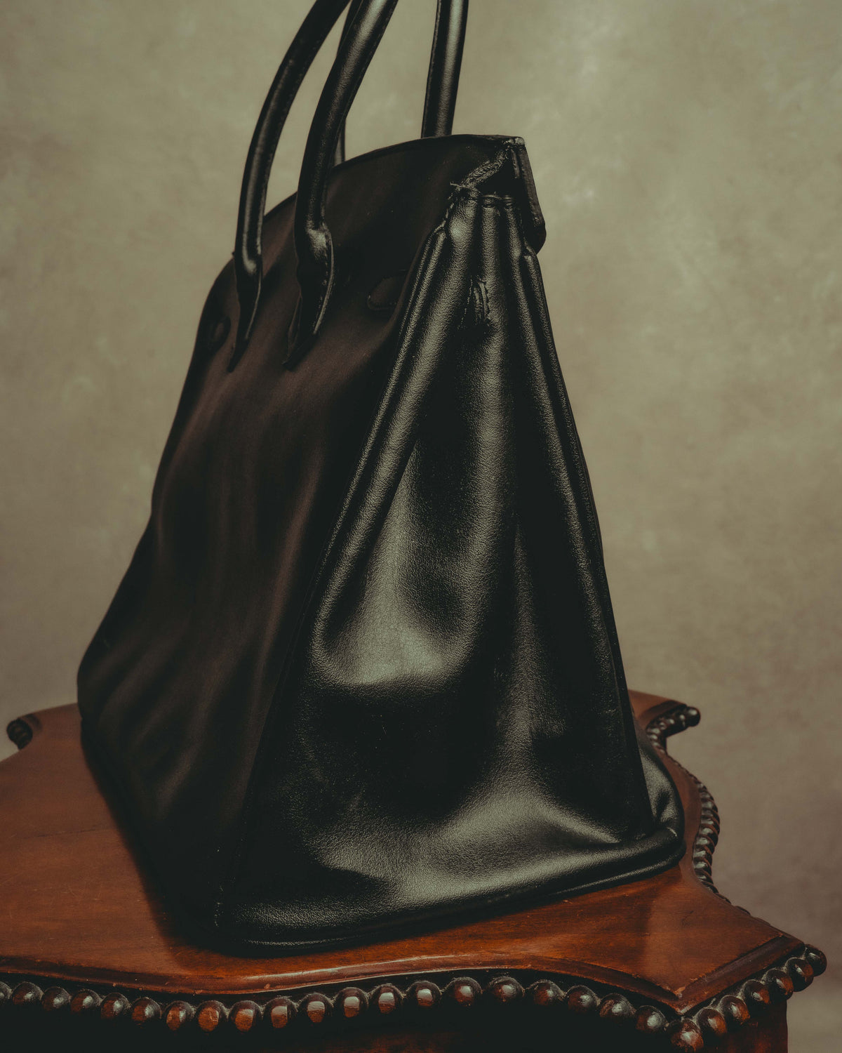 -SPECIAL- “Pierre Cardin” 90’s-00’s Belted flap leather top handle bag