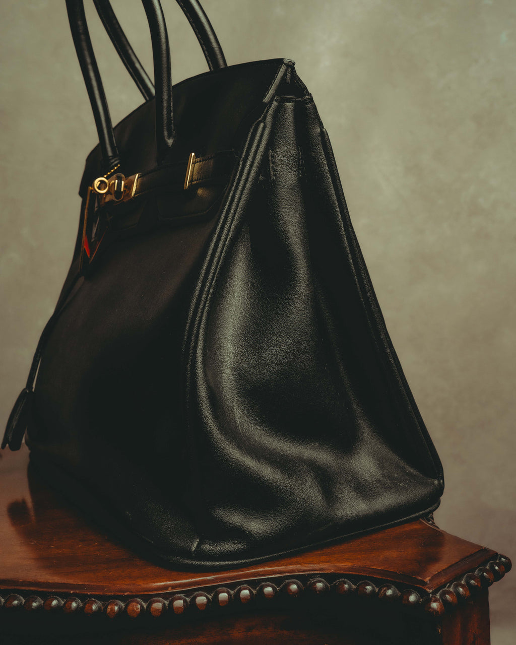 -SPECIAL- “Pierre Cardin” 90’s-00’s Belted flap leather top handle bag
