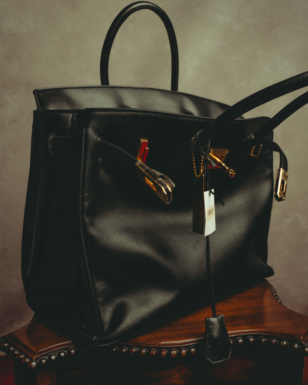 -SPECIAL- “Pierre Cardin” 90’s-00’s Belted flap leather top handle bag