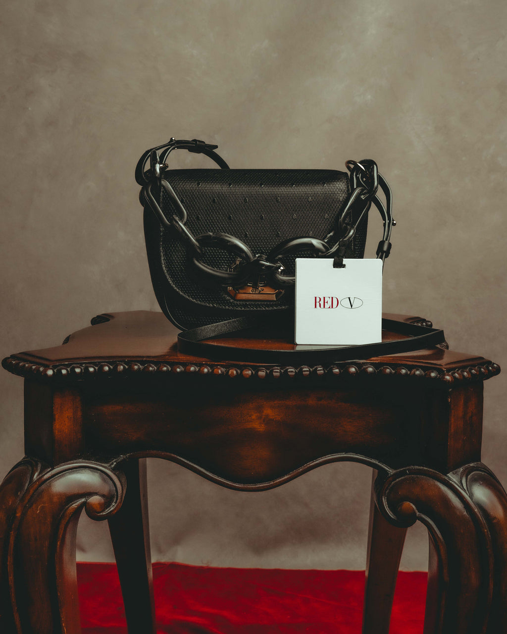 -SPECIAL- “RED VALENTINO” 20’s Minimaxi chain textured leather crossbody bag