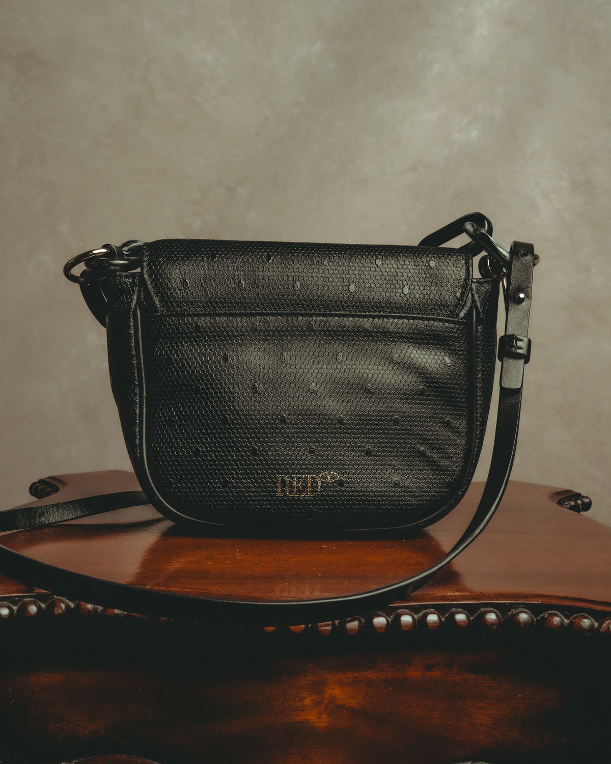 -SPECIAL- “RED VALENTINO” 20’s Minimaxi chain textured leather crossbody bag
