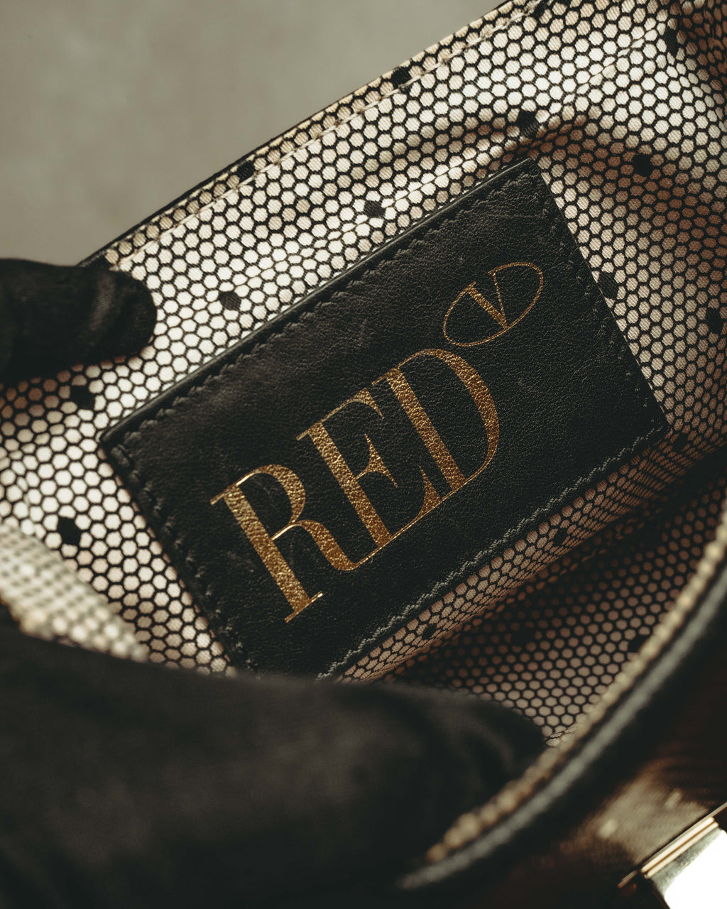 -SPECIAL- “RED VALENTINO” 20’s Minimaxi chain textured leather crossbody bag